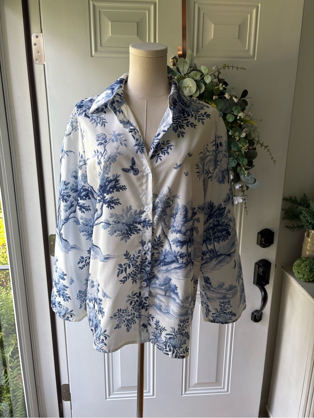 CherryBetty Blue & White Floral Button-Up
